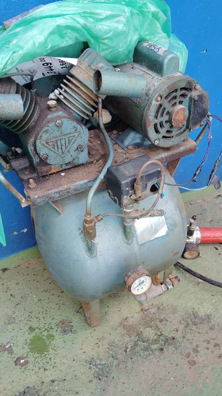 Compressor de Ar Odontológico Stelo 123/2C - Usado - bom estado