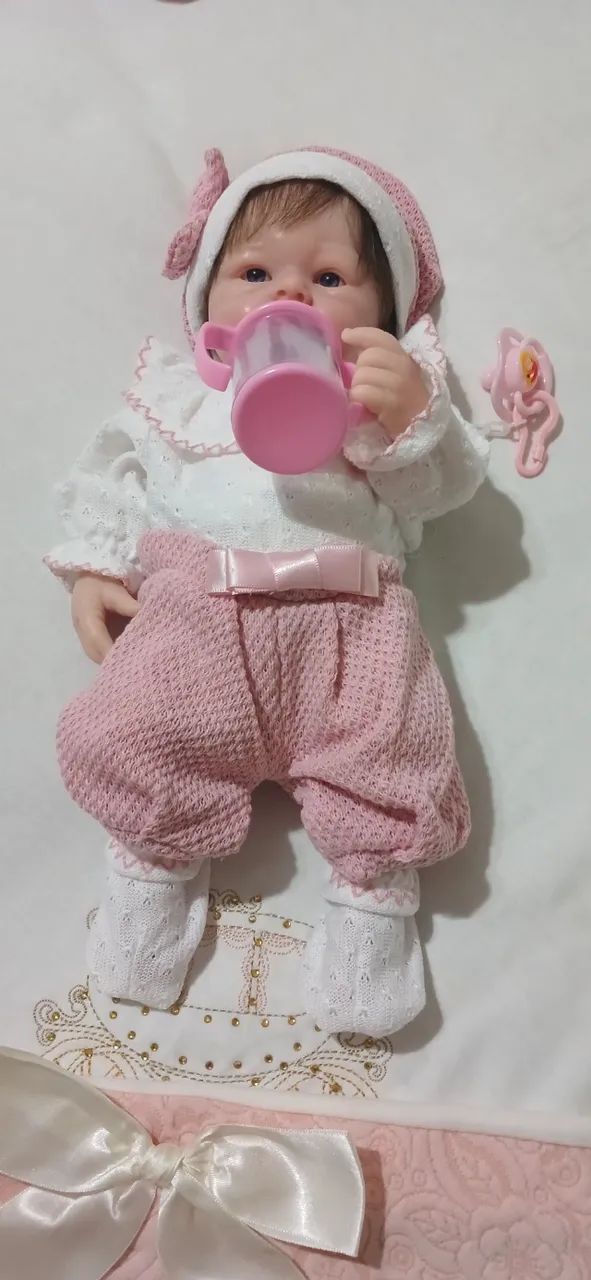 Boneca  bebê reborn  de Silicone Sólido Prematura  36 cm  - Foto 5