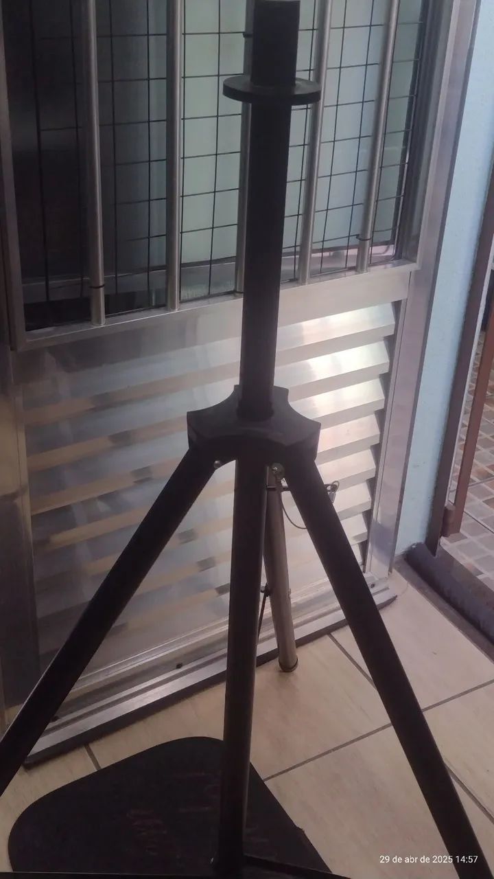 Pedestal para Microfone - Novo $  260,00 par - Foto 3