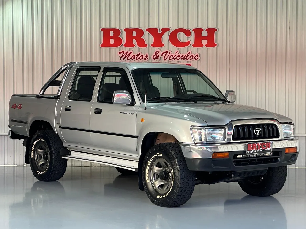 TOYOTA HILUX 2004 Usados e Novos