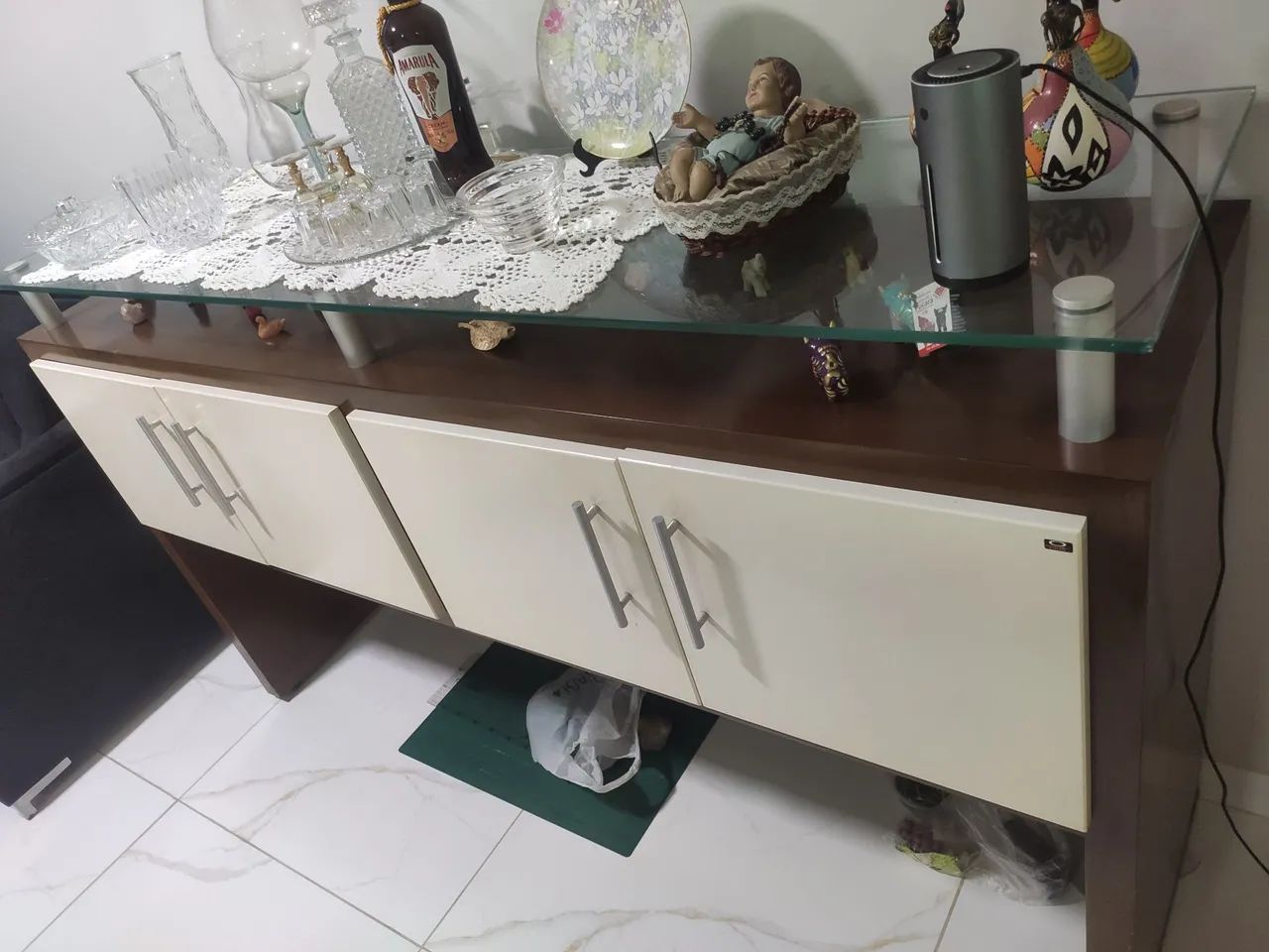 Buffet em madeira e vidro - Foto 4