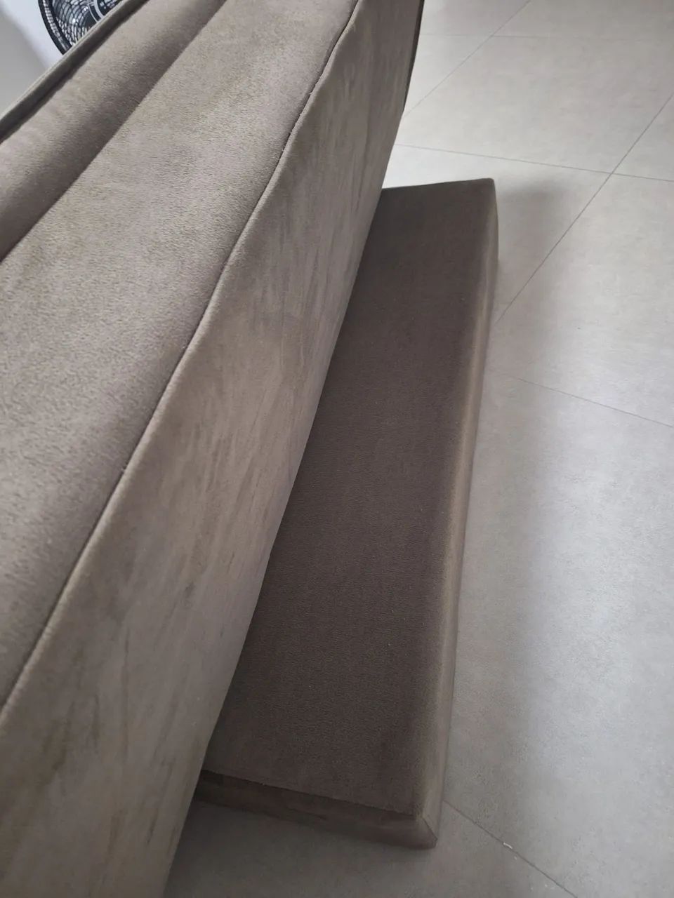 Vendo 1 Sofá-Cama Retrátil e Reclinável - Suede Bege - Foto 3