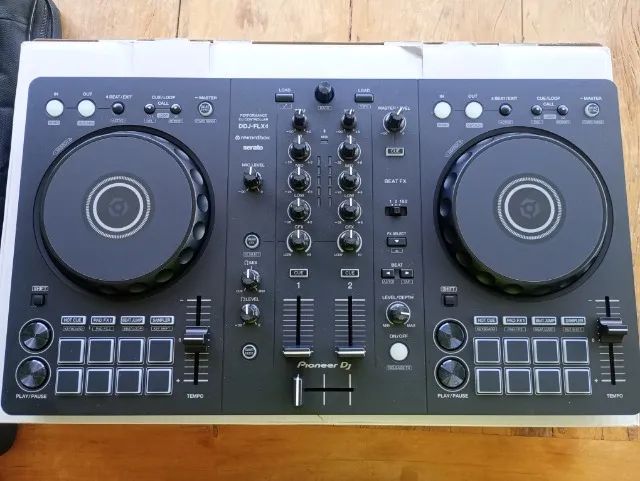 Controladora DDJ FLX4 semi-nova