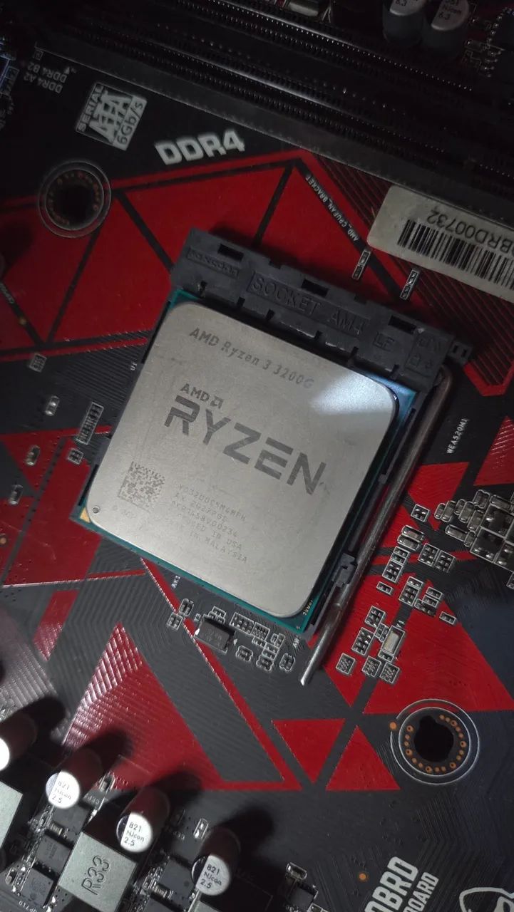 Ryzrn 3 3200G + placa mae Mancer A520M