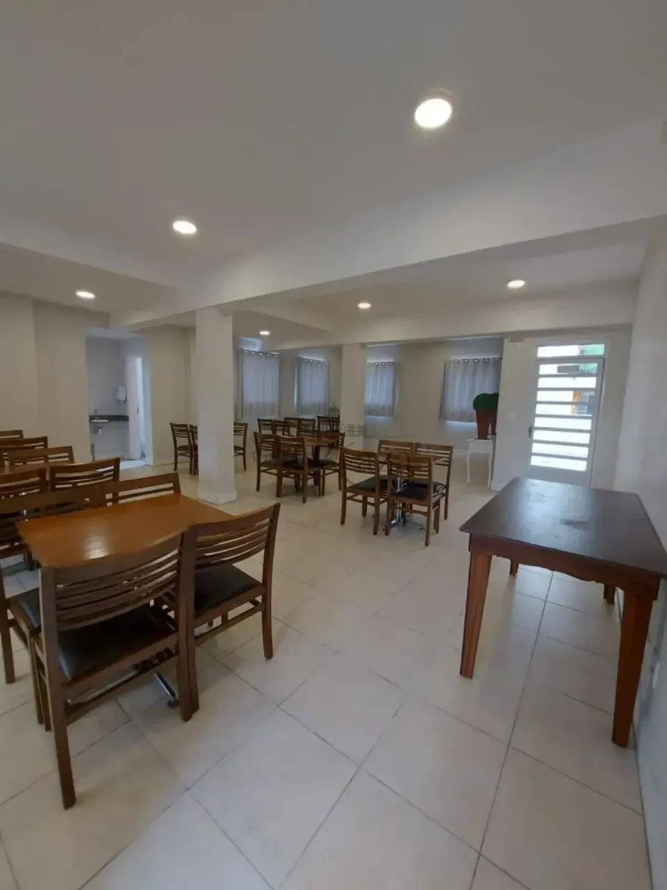 Imóvel para aluguel possui 52 metros quadrados com 2 quartos - Foto 4