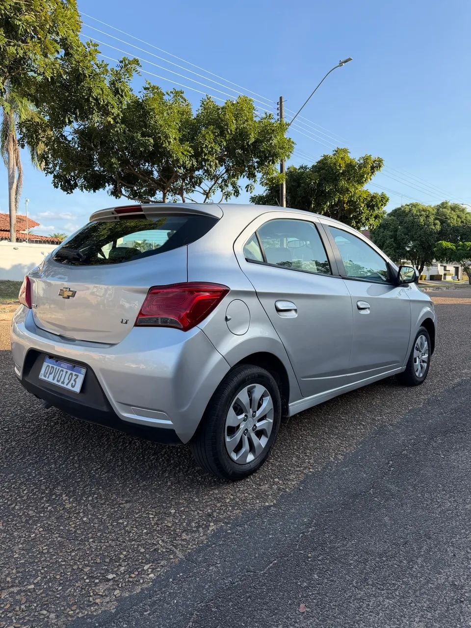 Chevrolet Onix Hatch LT 1.0 8V Flex Mec. 4P 2019 - Foto 3