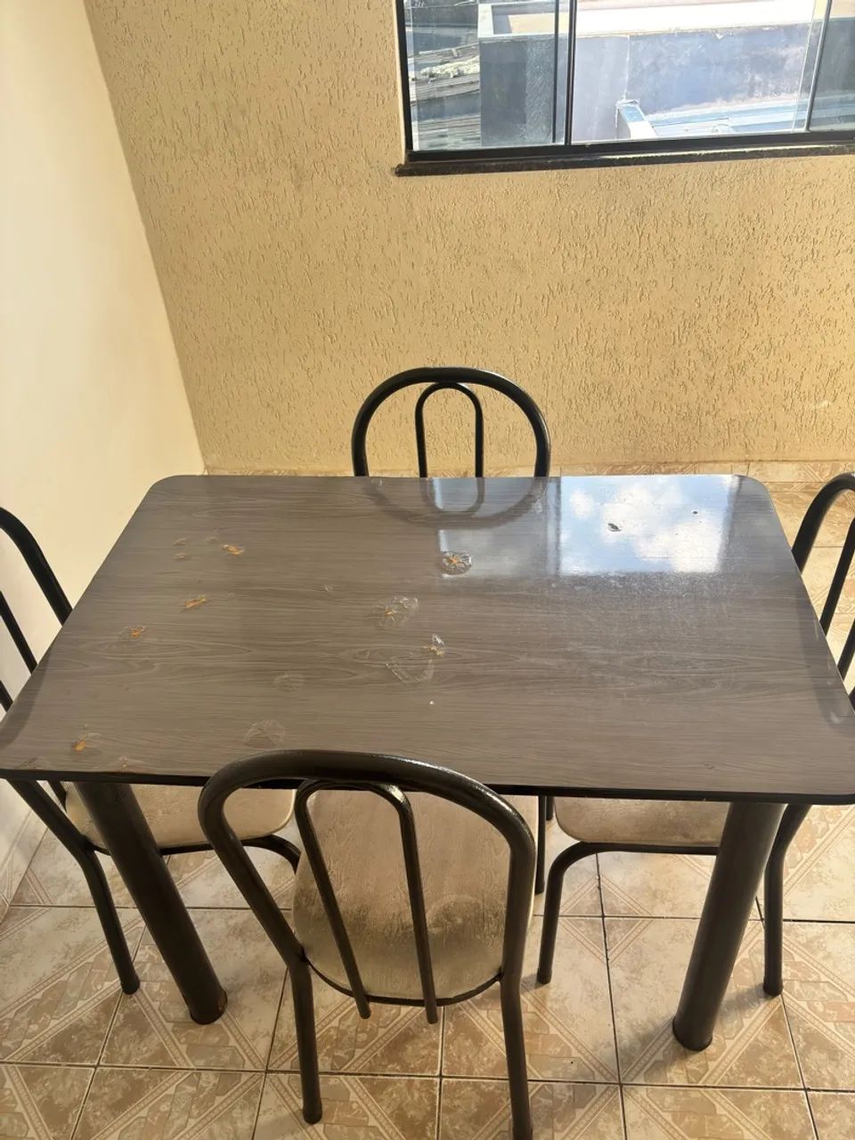 Mesa com 4 cadeiras  - Foto 2
