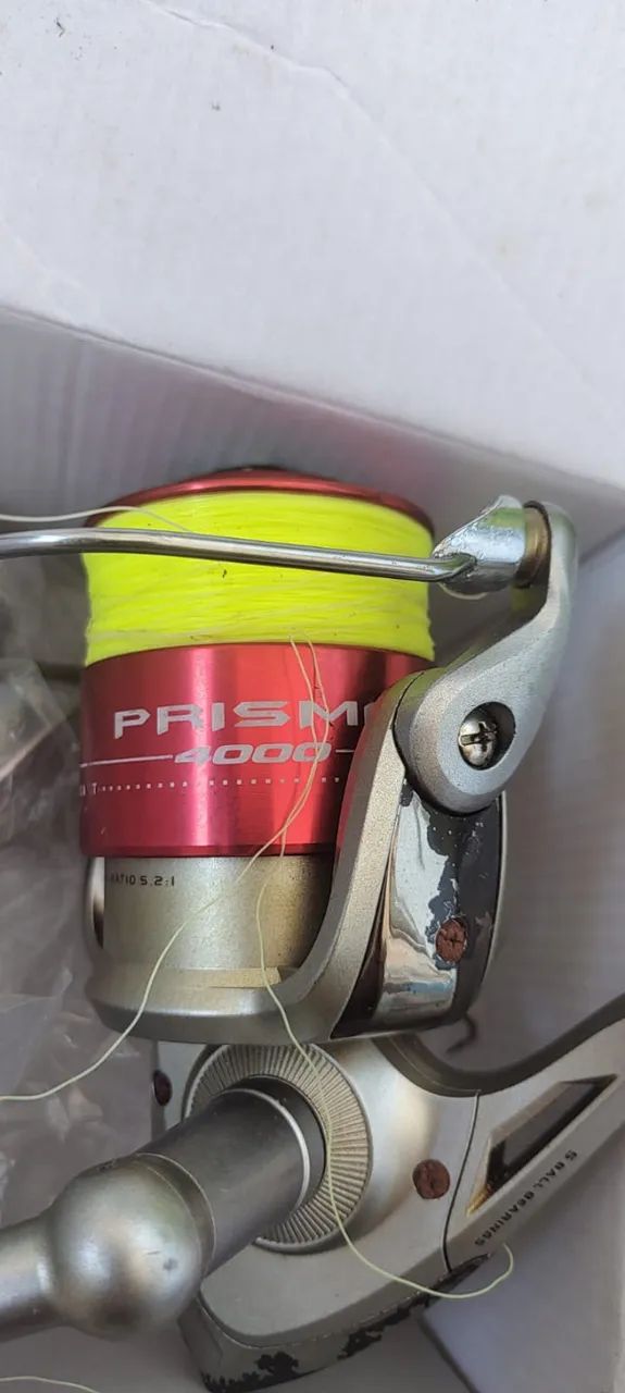 Conjunto pesca de praia: vara verano 3,9 m e molinete Prisma 4000