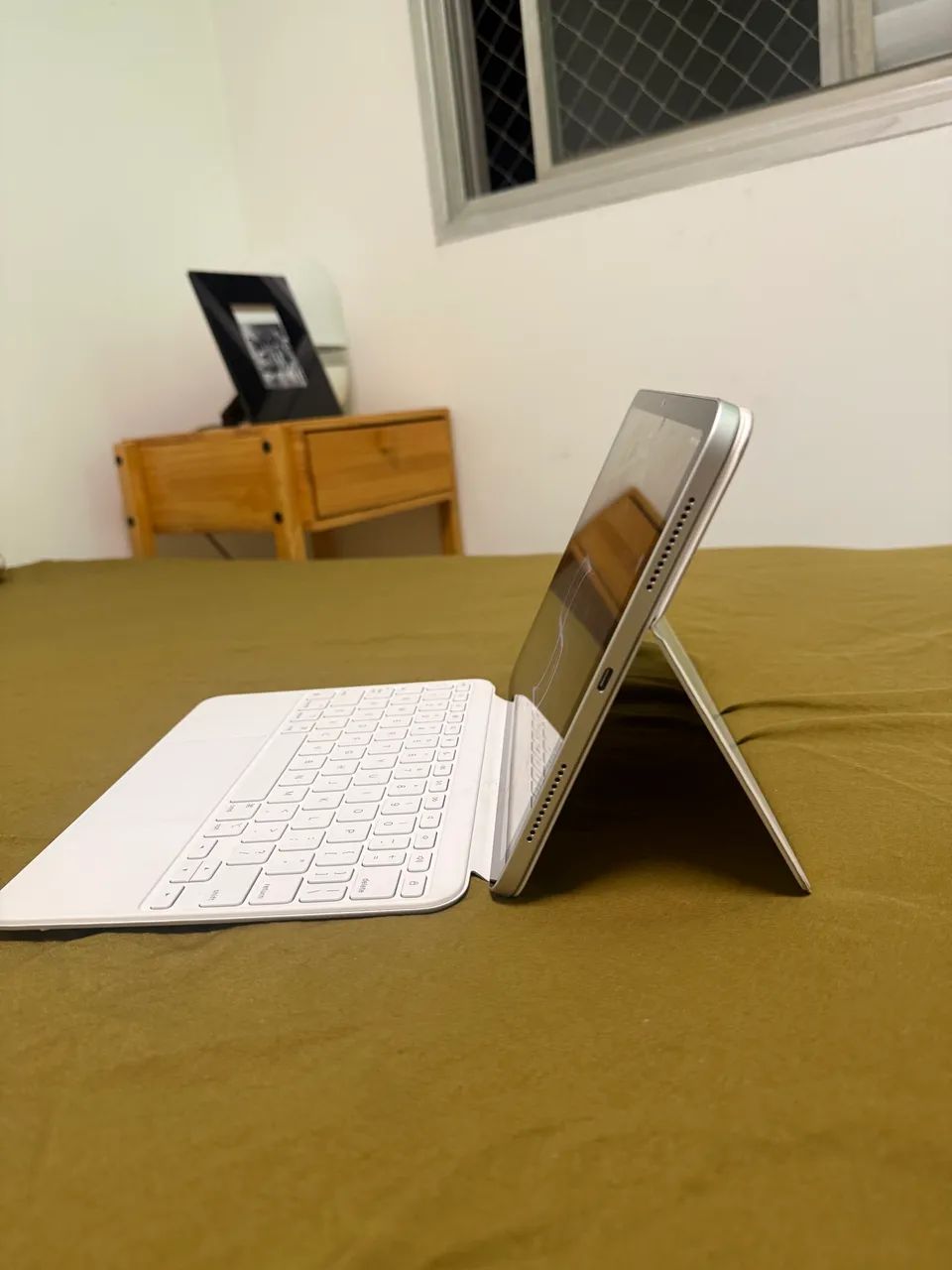 Apple Ipad 11" Chip A16 +  Teclado magic keyboard folio apple ipad 10° geração - Foto 4
