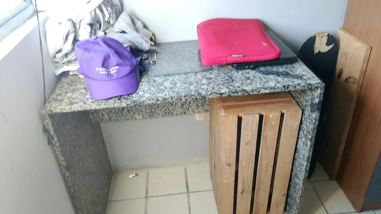Mesa de granito pequena 