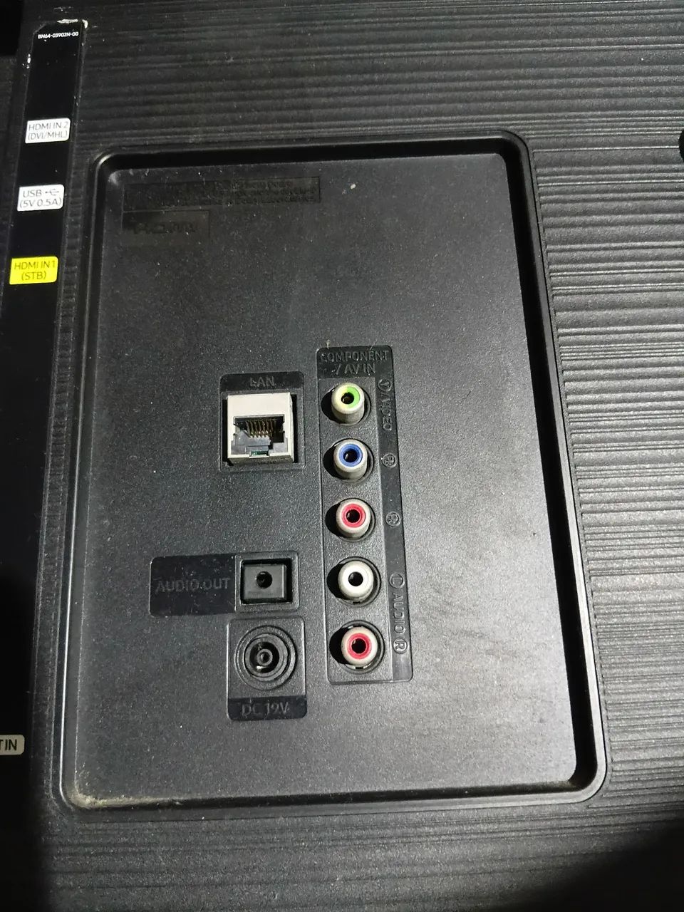 TV Samsung Smart tv 32 polegadas de HDMI usbLED FUNCIONA PERFEITAMENTE NOVA EM BOM ESTADO - Foto 2