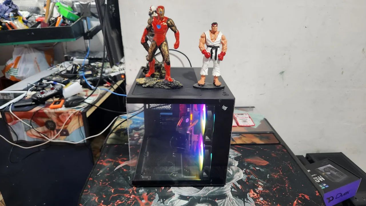 PC Gamer Ryzen 5 2400G (3.9GHz Turbo) 8GB SSD NVme 256GB Placa de Vídeo Vega 11 2GB