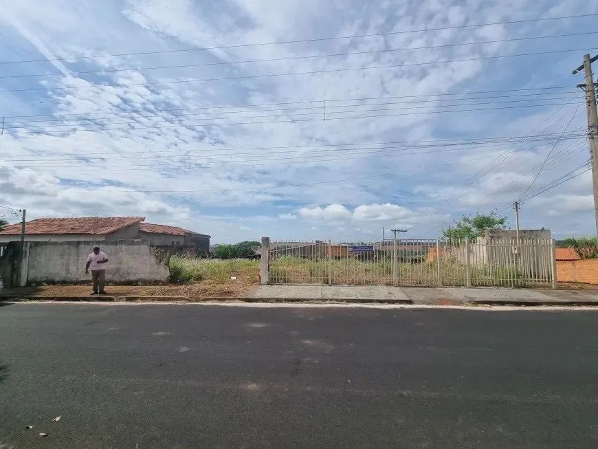 Terreno para Venda em Nova Ponte, Centro
