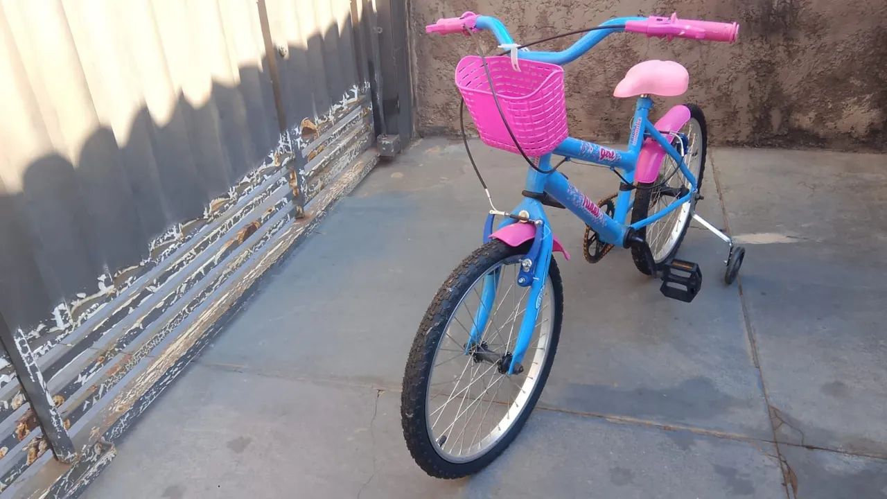 Vendo Bicicleta Infantil Aro 20 Menina - Foto 2