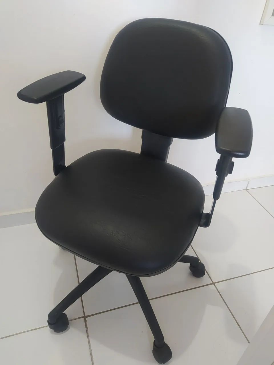 Cadeira Escritório ergométrica Mareli