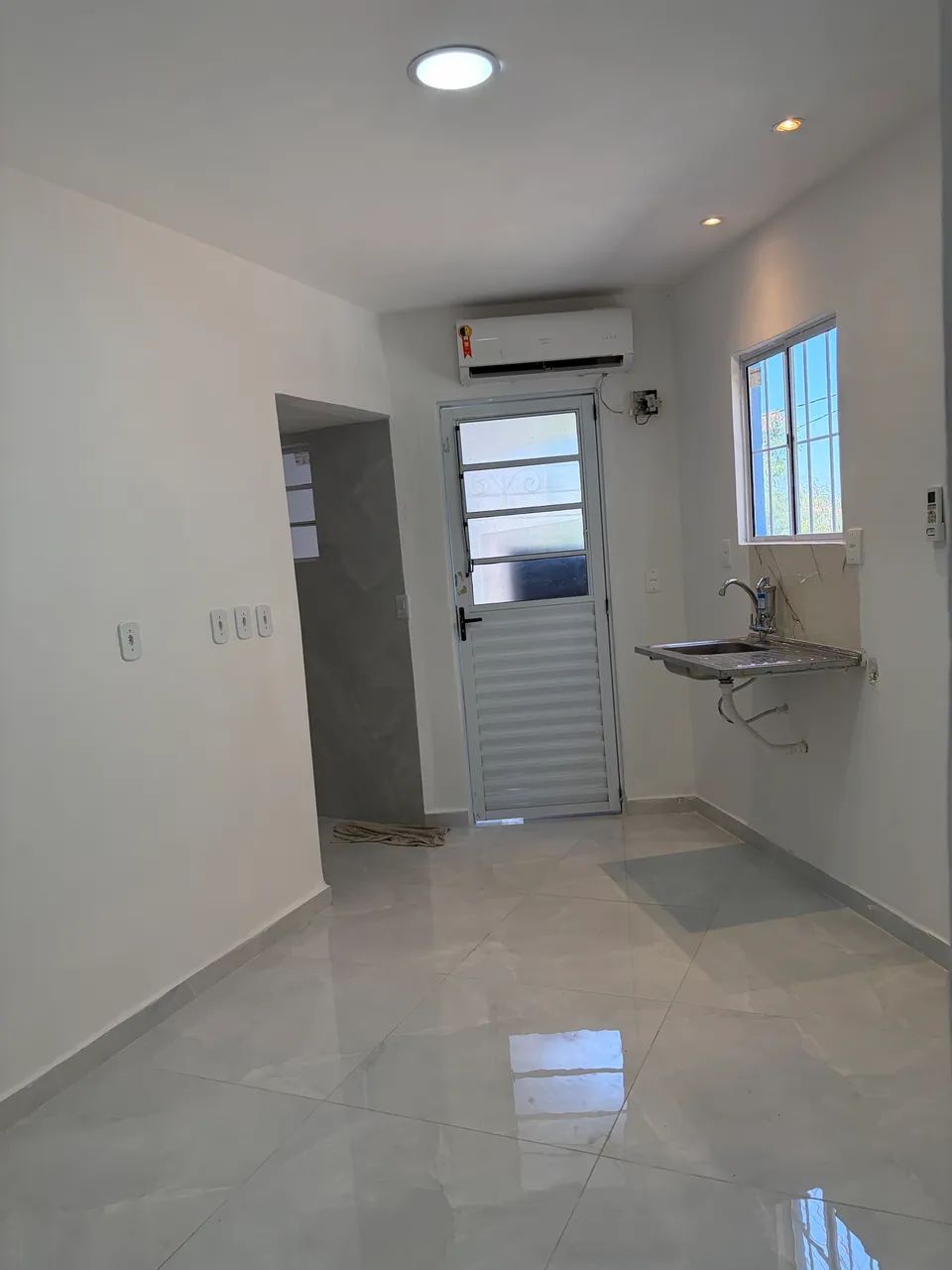 Alugo casa de 1 cômodo + cozinha + banheiro  - Foto 3