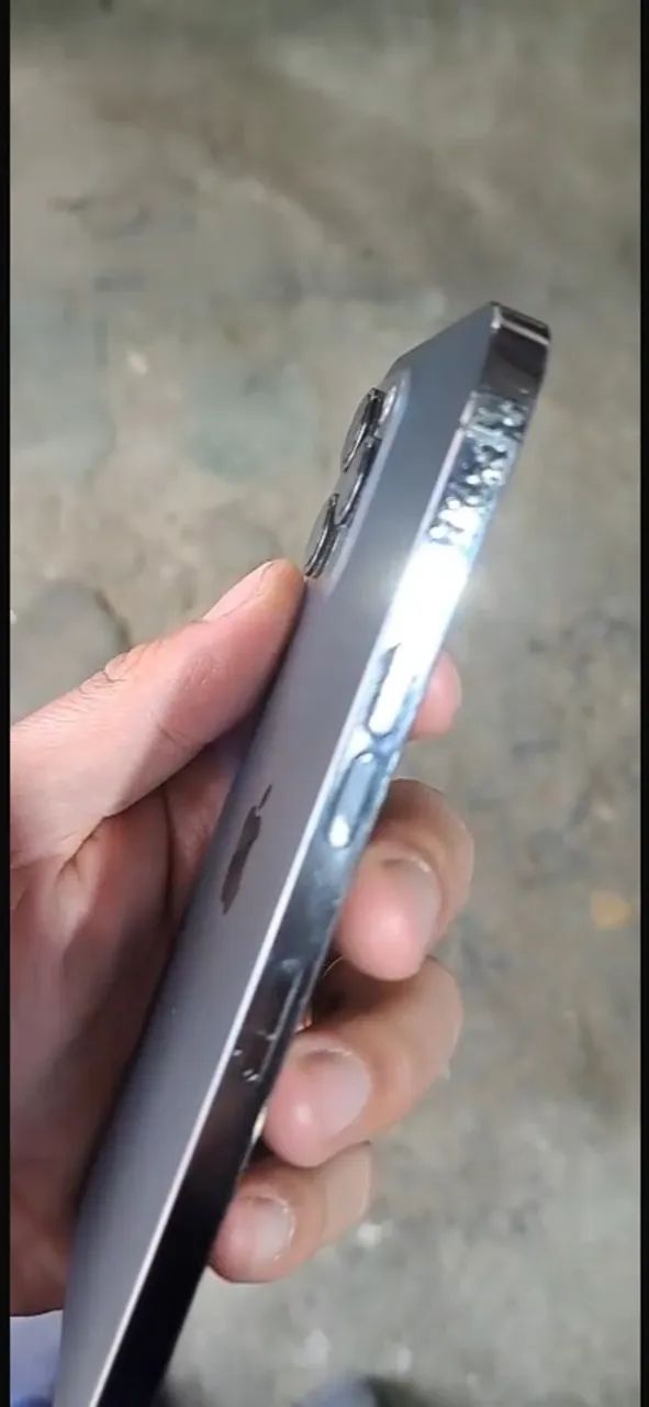 iPhone 12 Pro Max 81% de bateria 