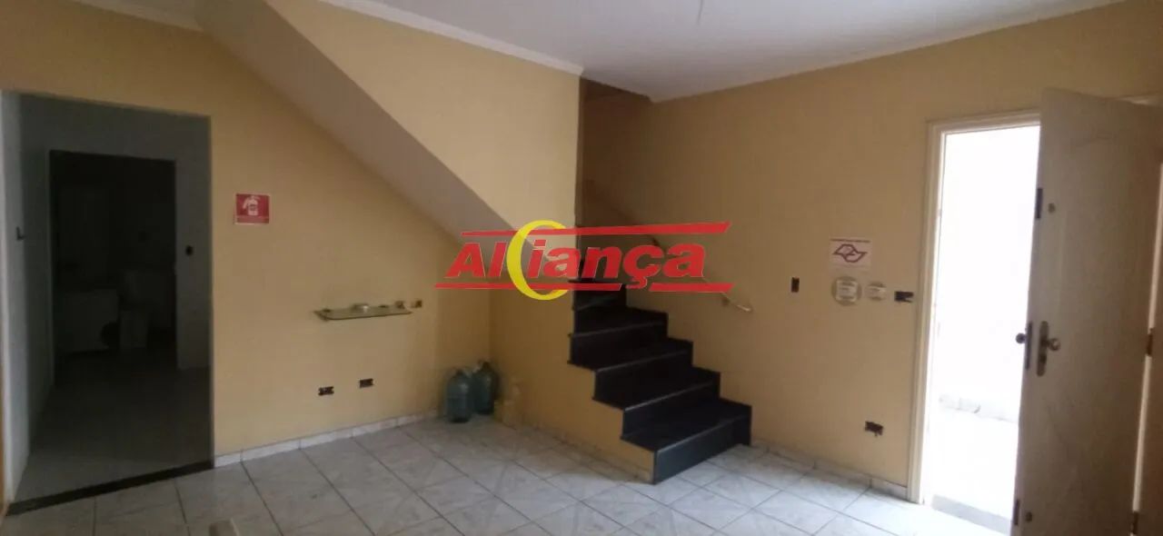 Sobrado 150m² com 2 Quartos , 2 vagas, Vila Augusta