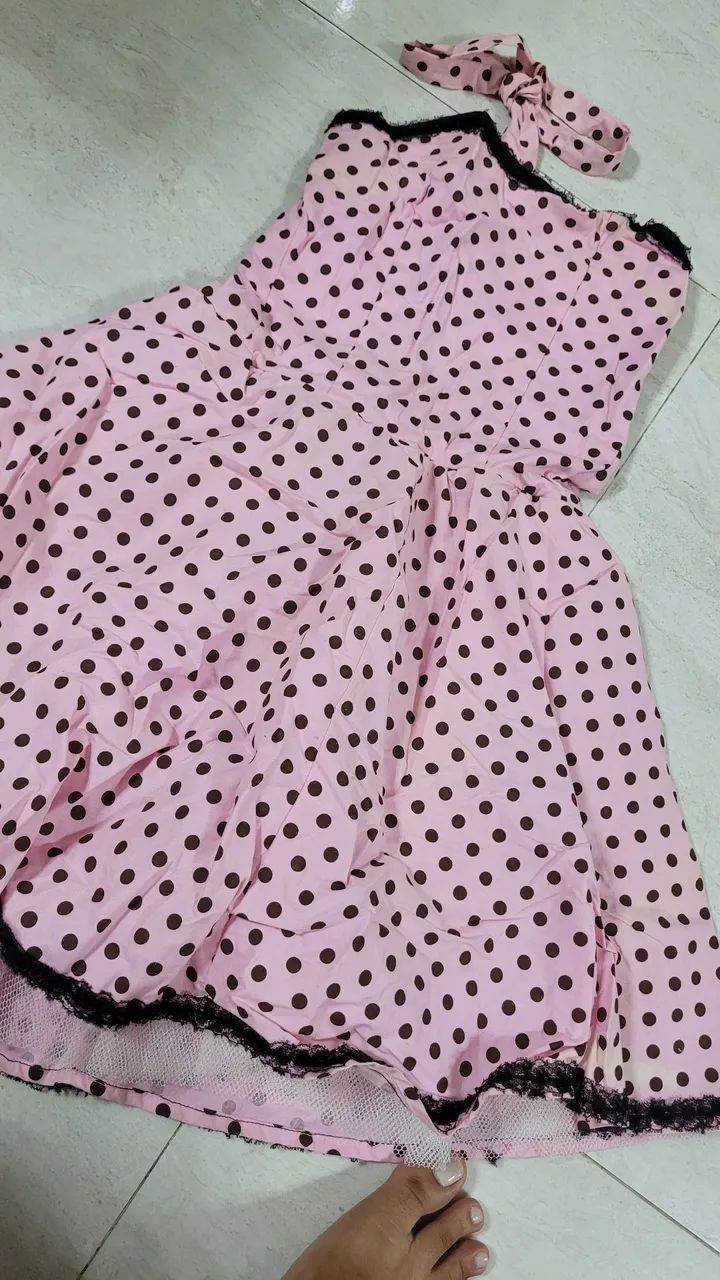 Vendo vestido de bolinha rosa com bolas marrom - Foto 3