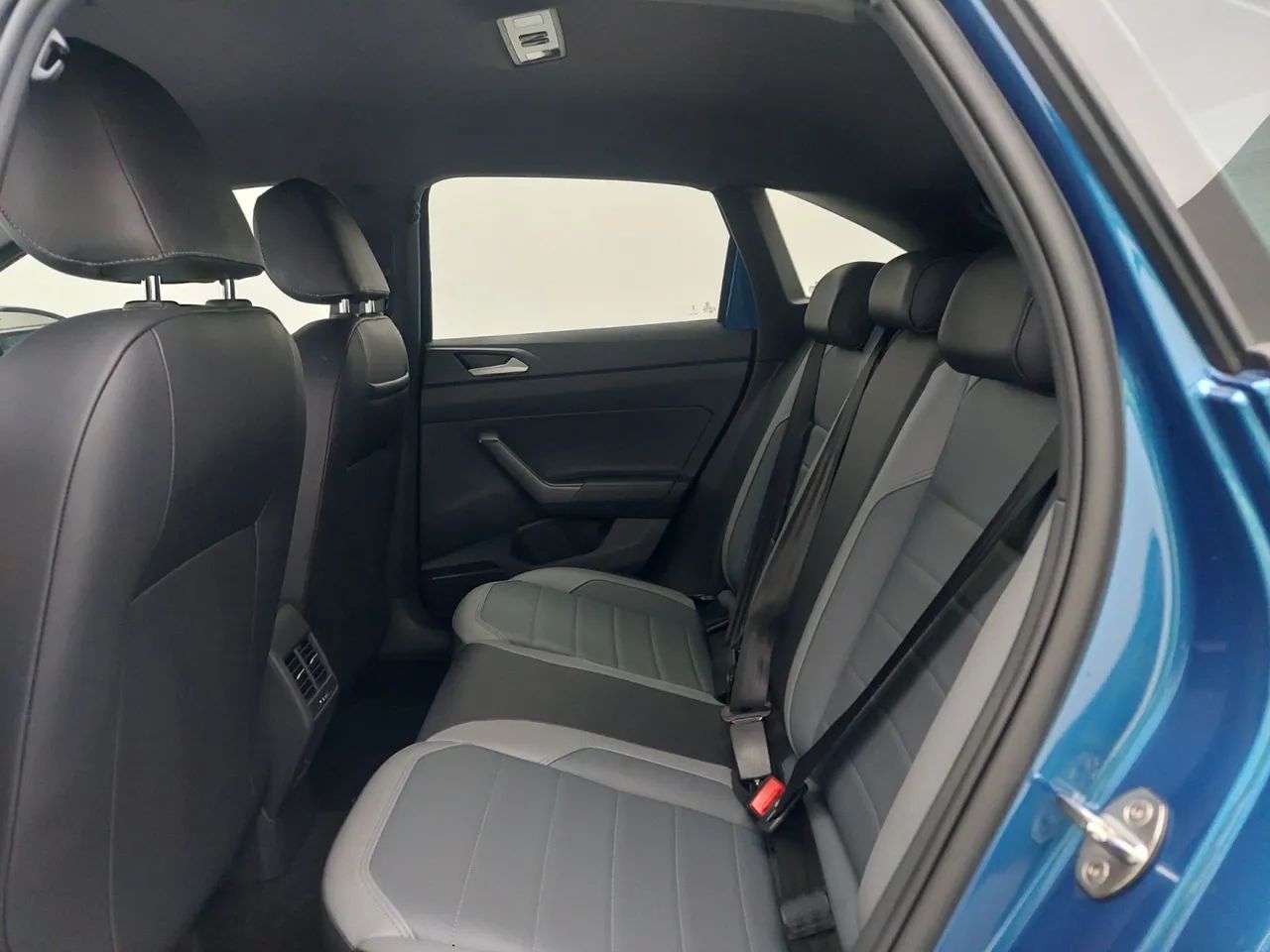 Volkswagen Nivus Highline 1.0 200 TSI Flex Aut., foto 17 de 18