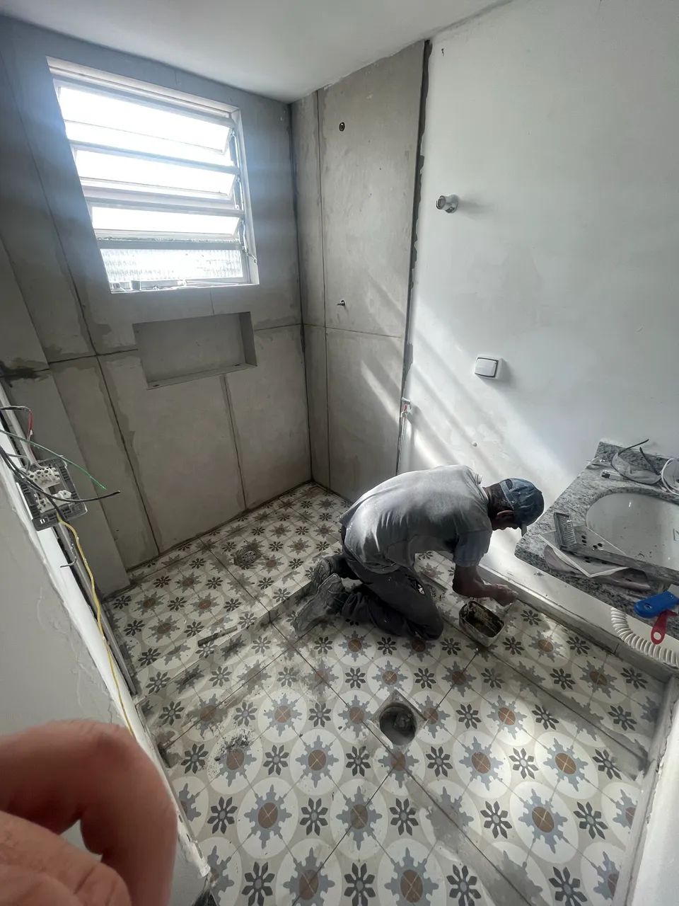 Vaga Ajudante Serviços Gerais - Foto 2