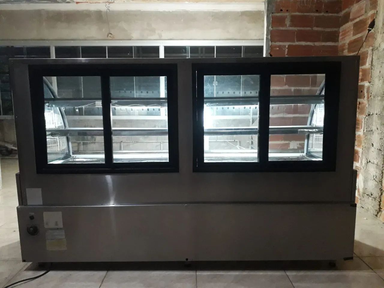 Vitrine de padaria duas quentes e duas secass - Foto 5