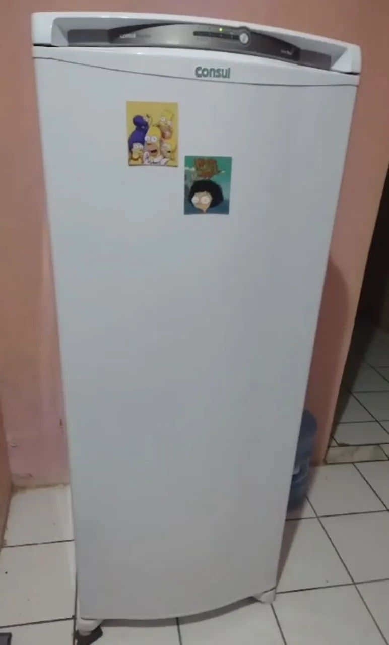 Geladeira Cônsul semi nova