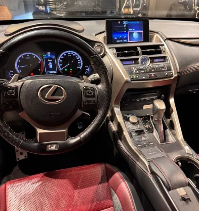 Lexus NX-200t F-sport 2.0 16V 238cv Aut., foto 7 de 13