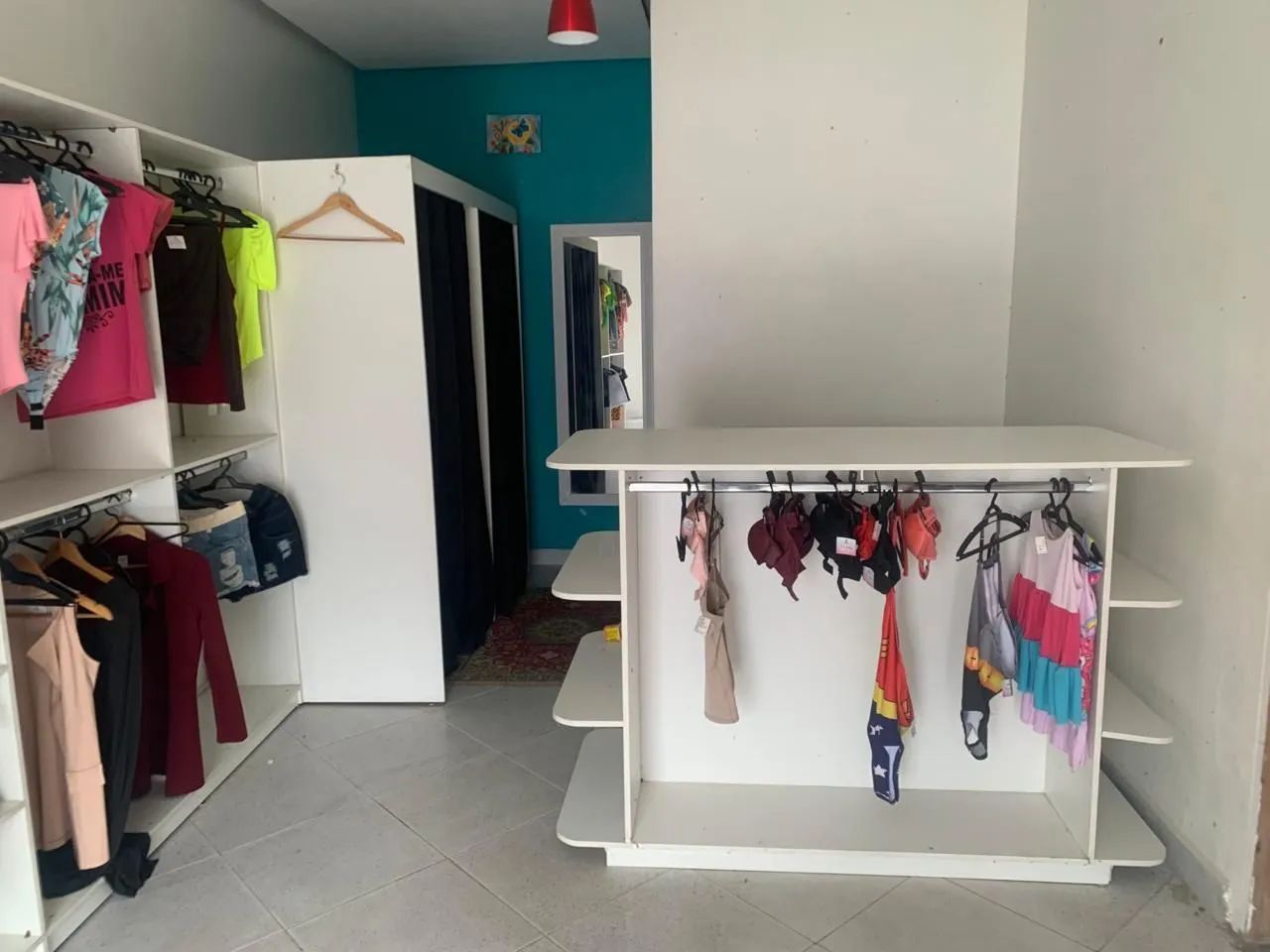 Vende-se móveis de loja de roupas  - Foto 2