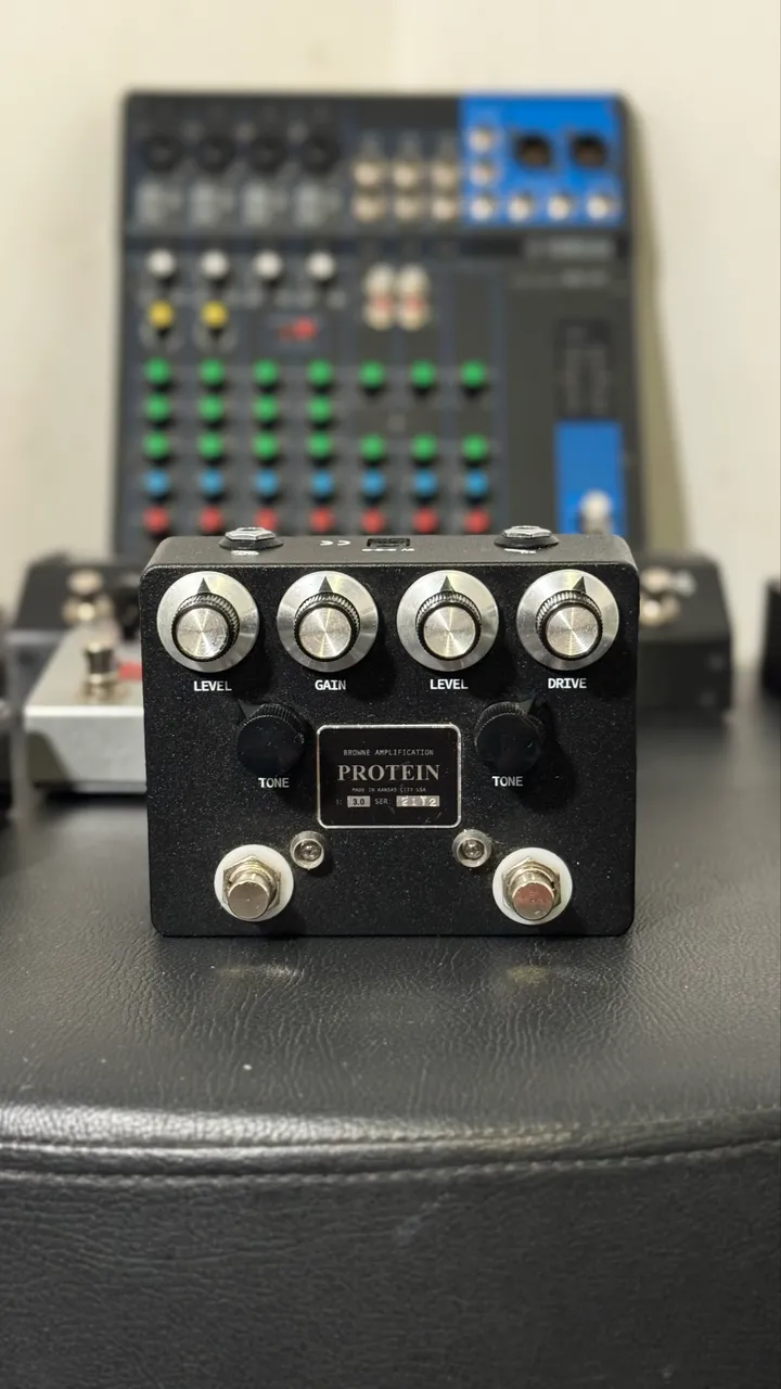 Pedal Browne Amplification Protein V3 (Seminovo na Caixa