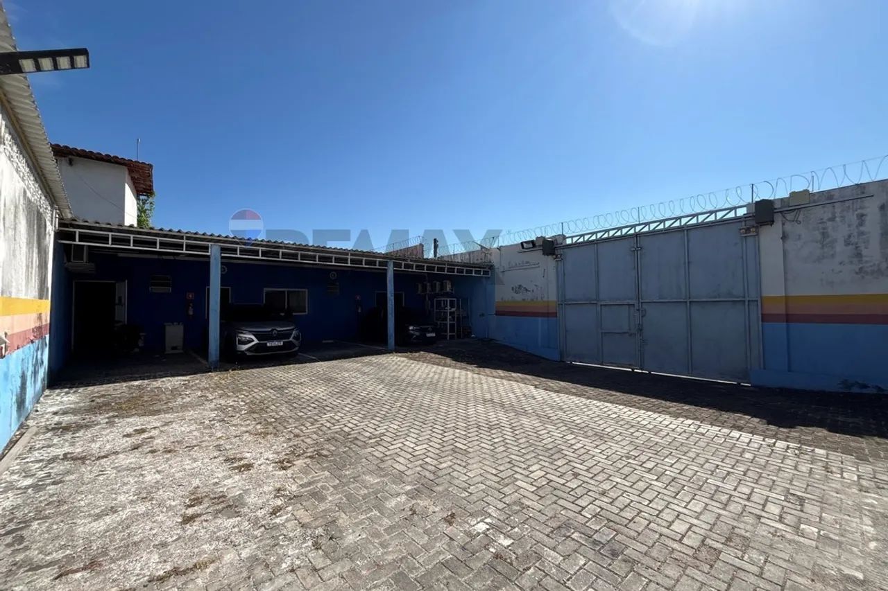 Galpão de 894 m² próximo à Av. Silas Munguba - Foto 2