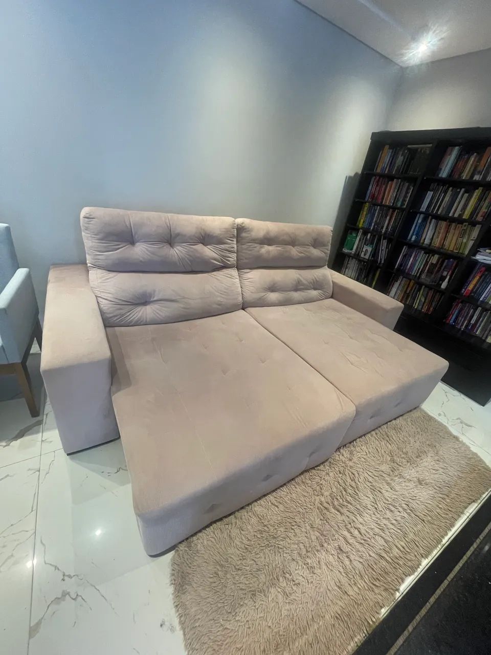 Sofá Retrátil Rosê 2,40 m - higienizado recentemente - Foto 4