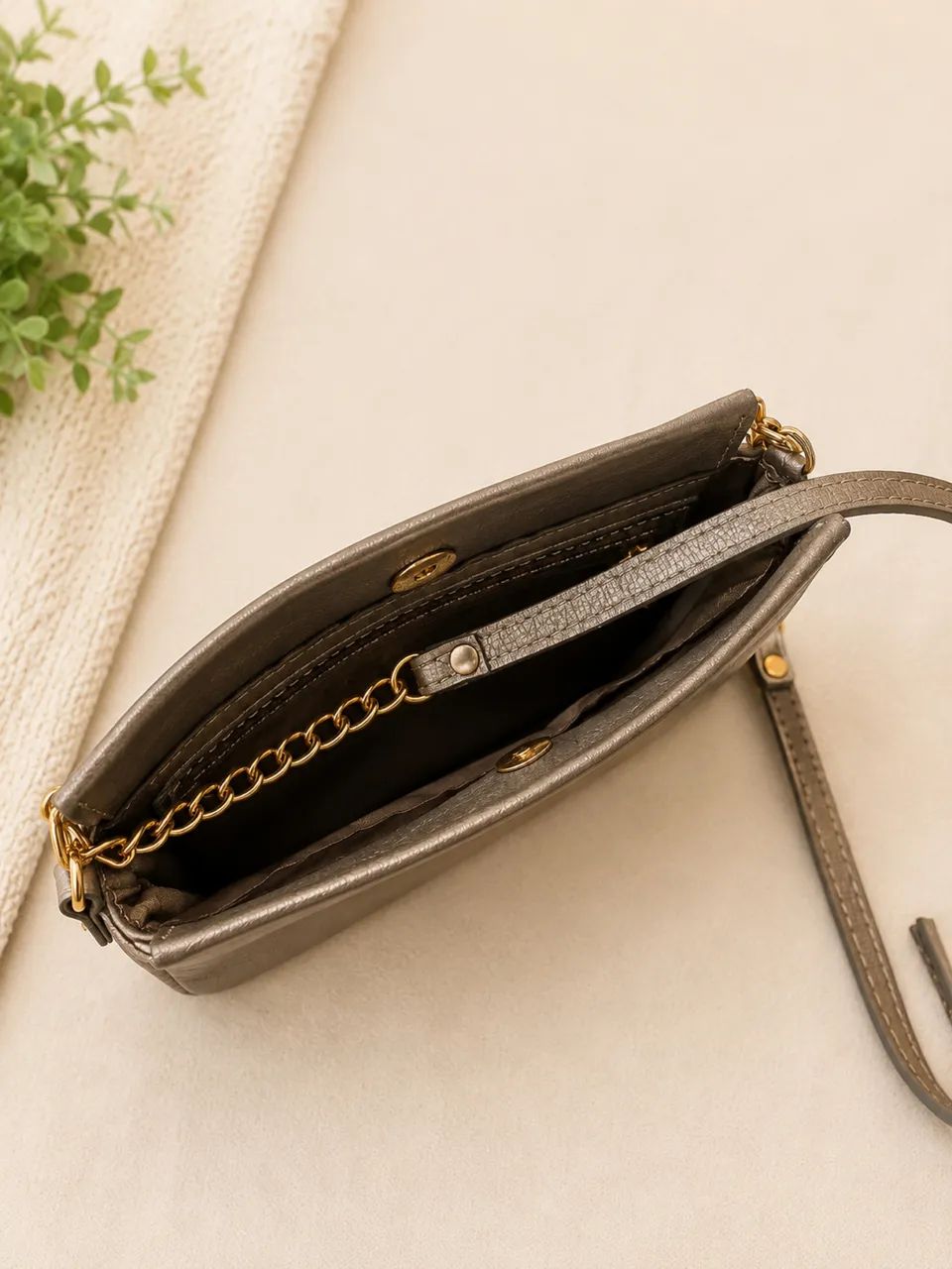 Bolsa transversal em couro legítimo - brechó online - Foto 2