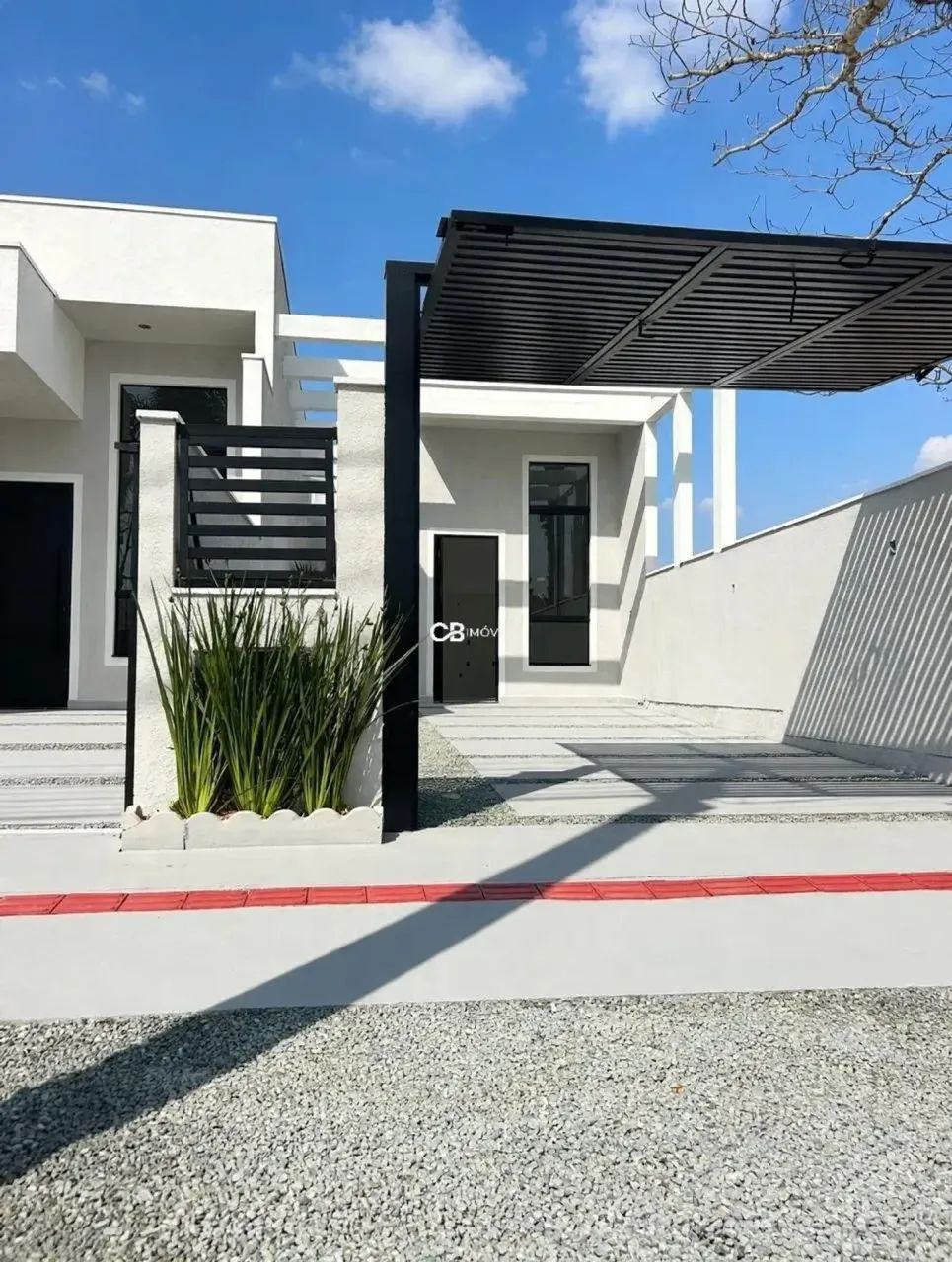 CASA NOVA E PRONTA PARA MORAR COM 02 DORMITÓRIOS E ÁREA COM PISCINA, EM BARRA VELHA - SC