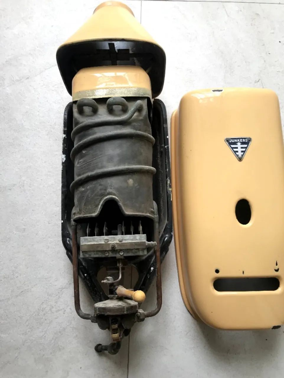 JUNKERS WATER HEATER