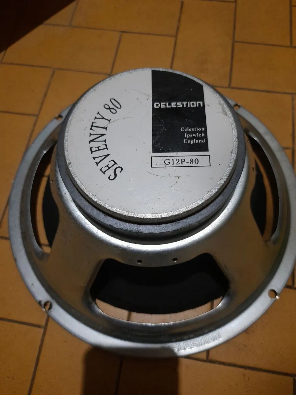 Carcaça de alto-falante Celestion 