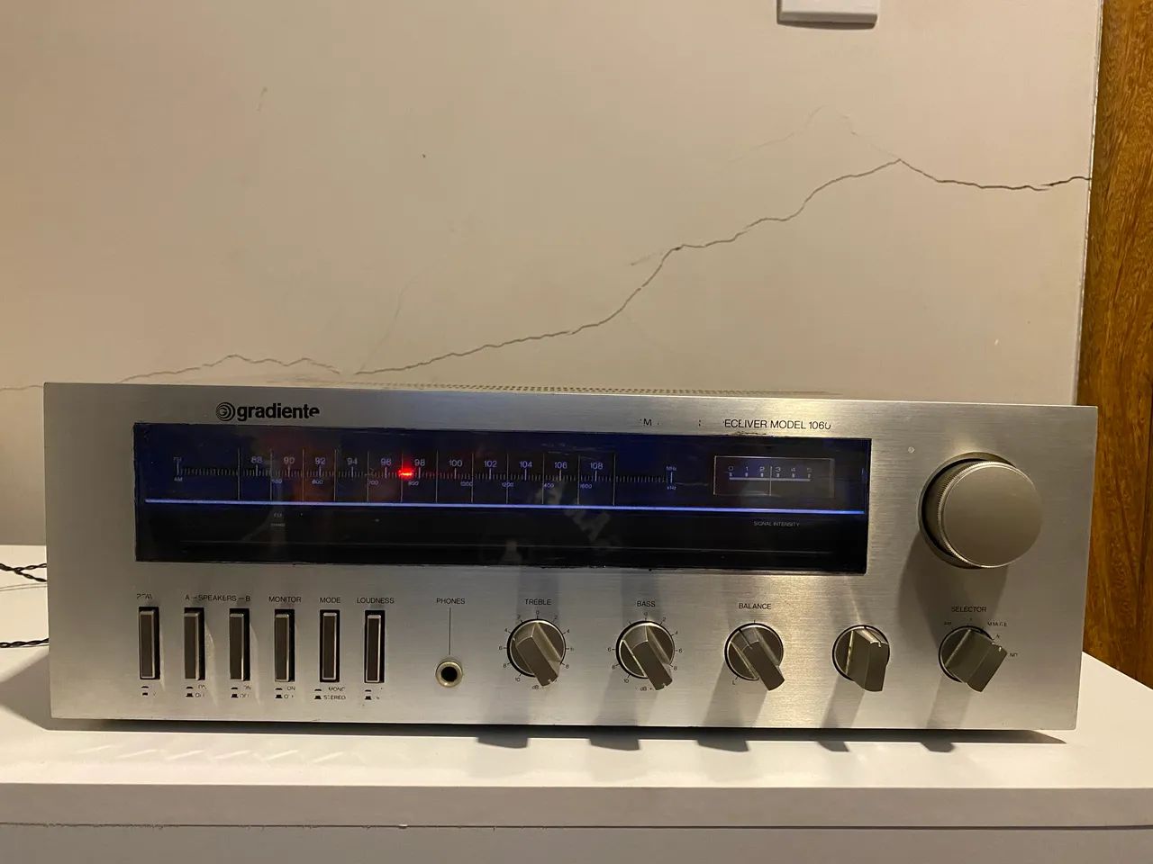Receiver Gradiente model 1060