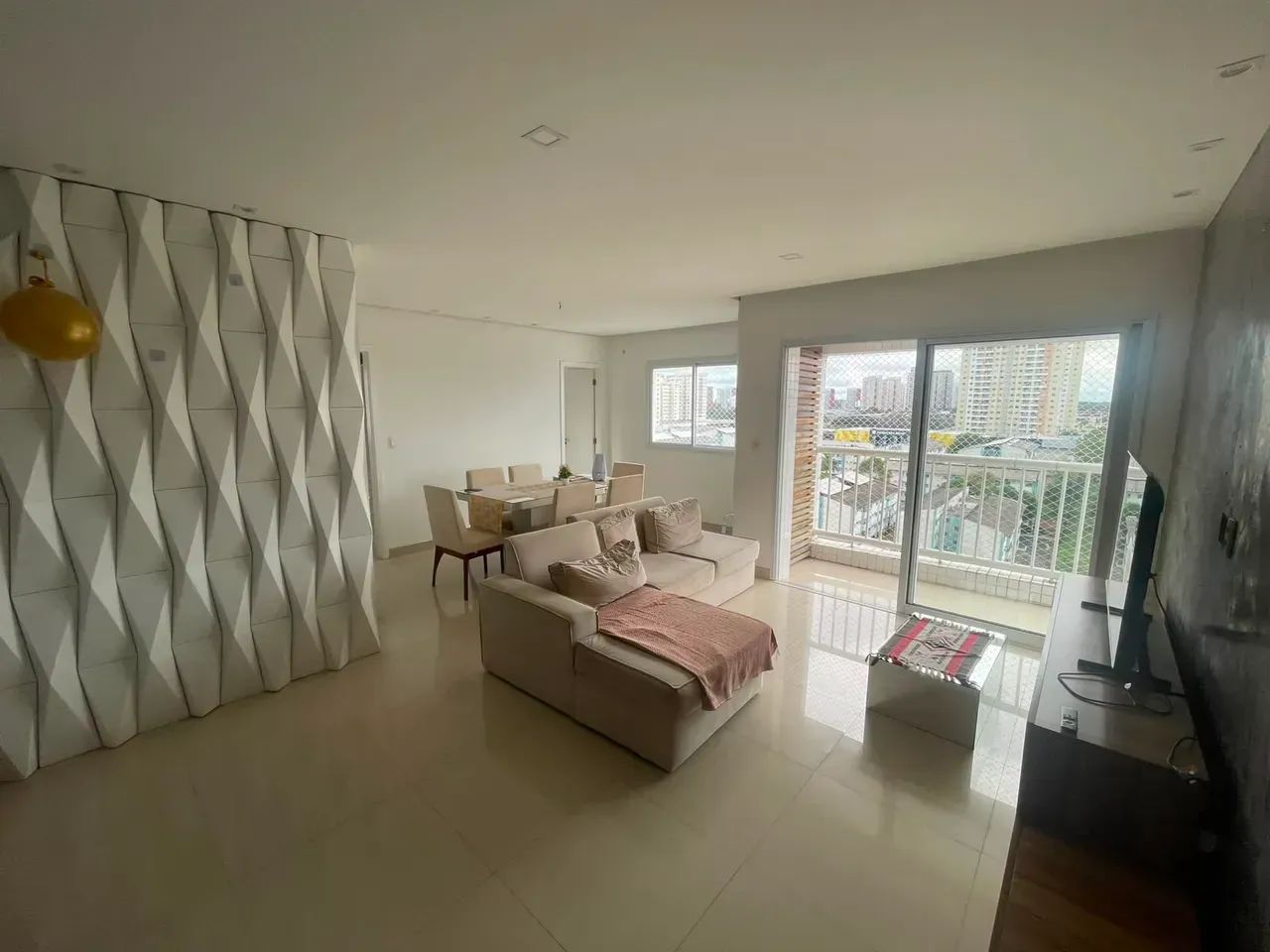 Apartamento com 85 m ² , 2 Quartos , Sala Ampliada e Fino Acabamento