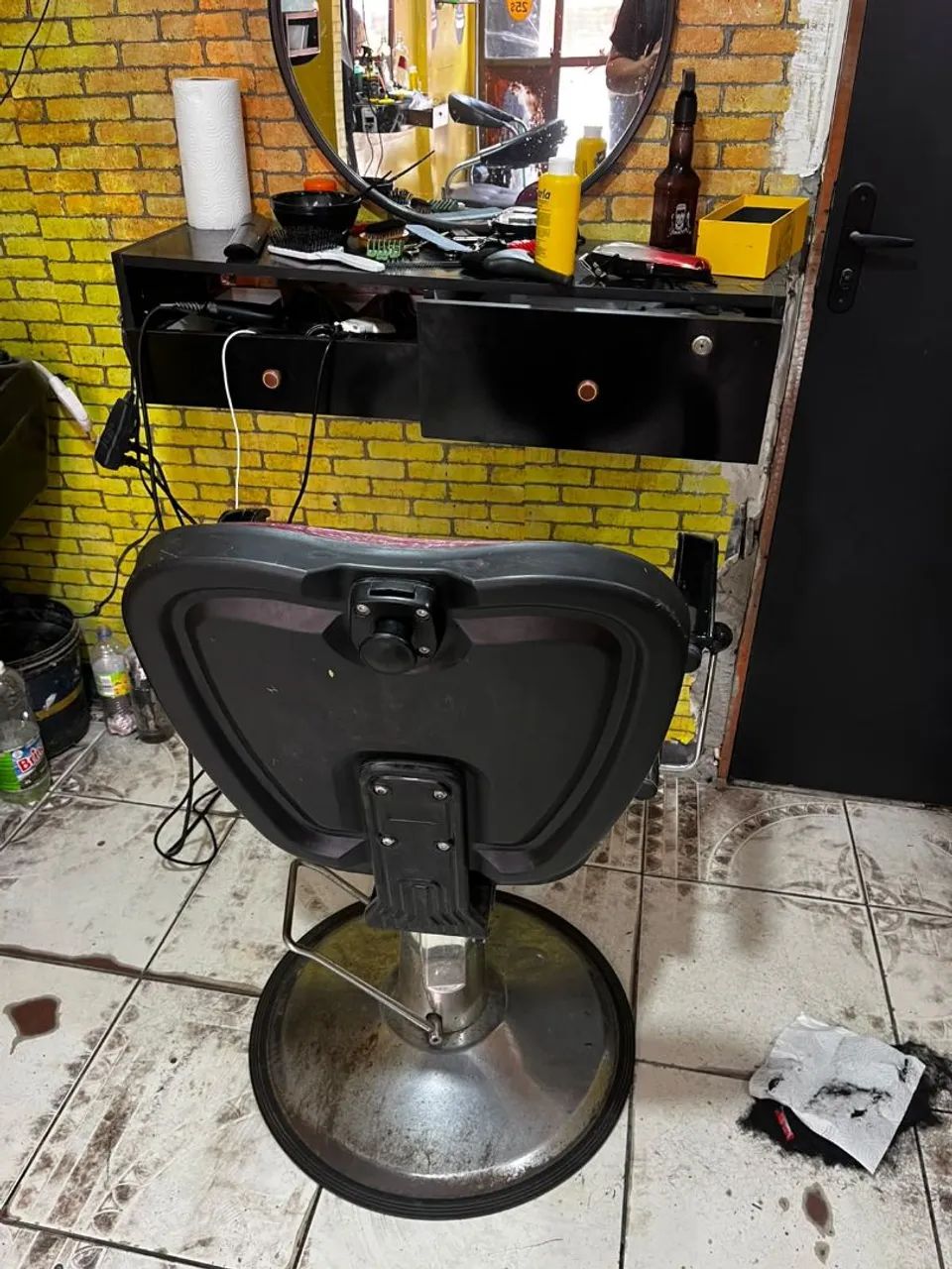 Cadeira hidráulica para barbearia e salão  - Foto 2