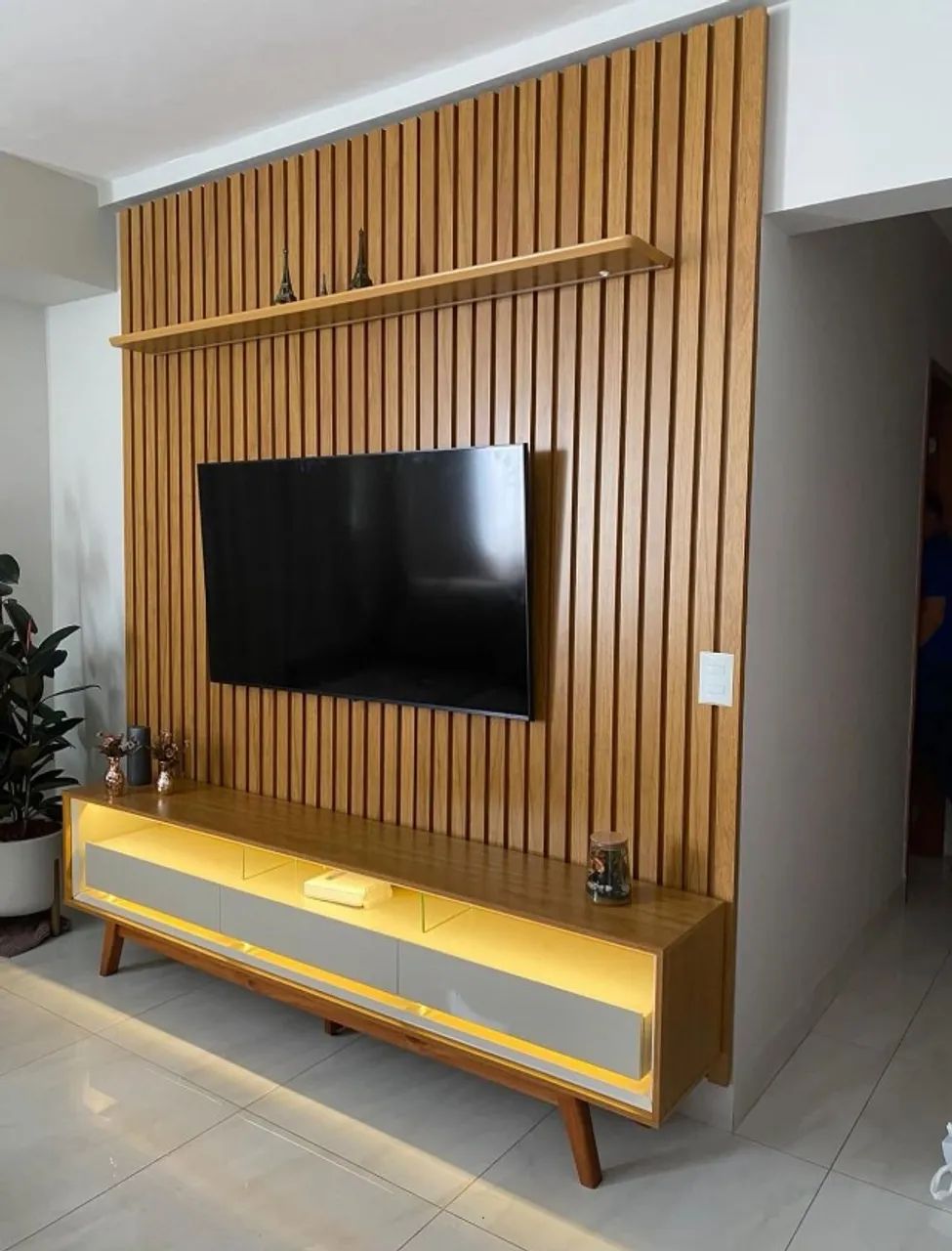 Painel Nobre Ripado 100% MDF + Rack Bancada para TV até 85" (Novo) Entrega Grátis!  - Foto 2
