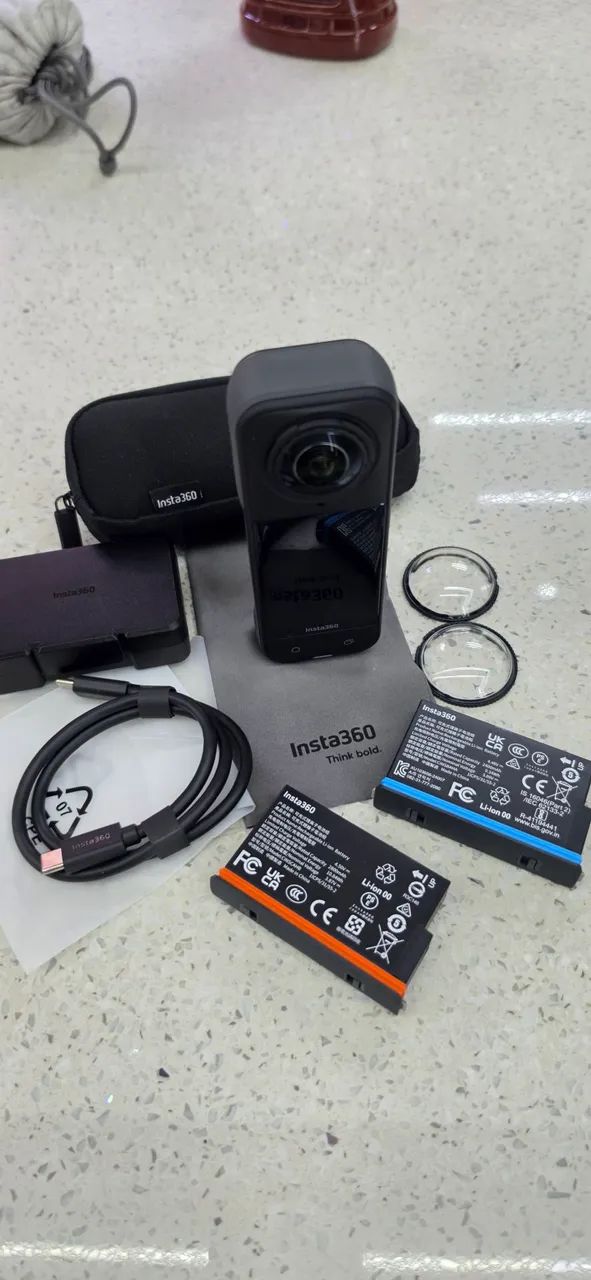 Insta360 X5 - Foto 2