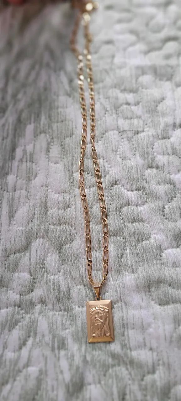 Corrente banhada a ouro 24 com pingente 