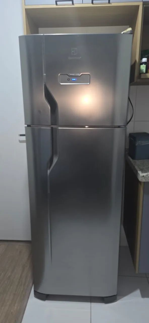 GELADEIRA ELETROLUX 310 L