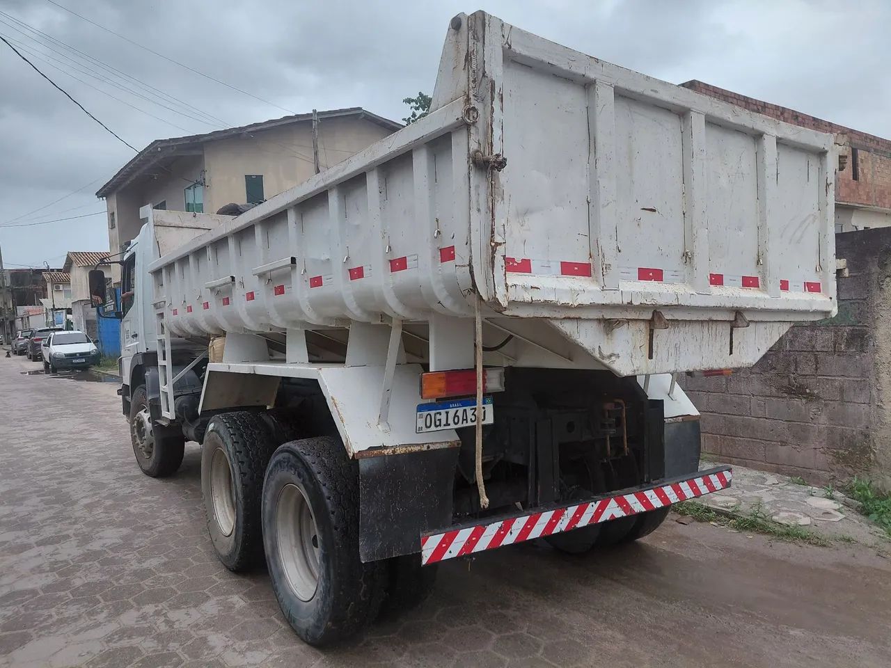 Venda da caçamba 2428 atego  - Foto 3