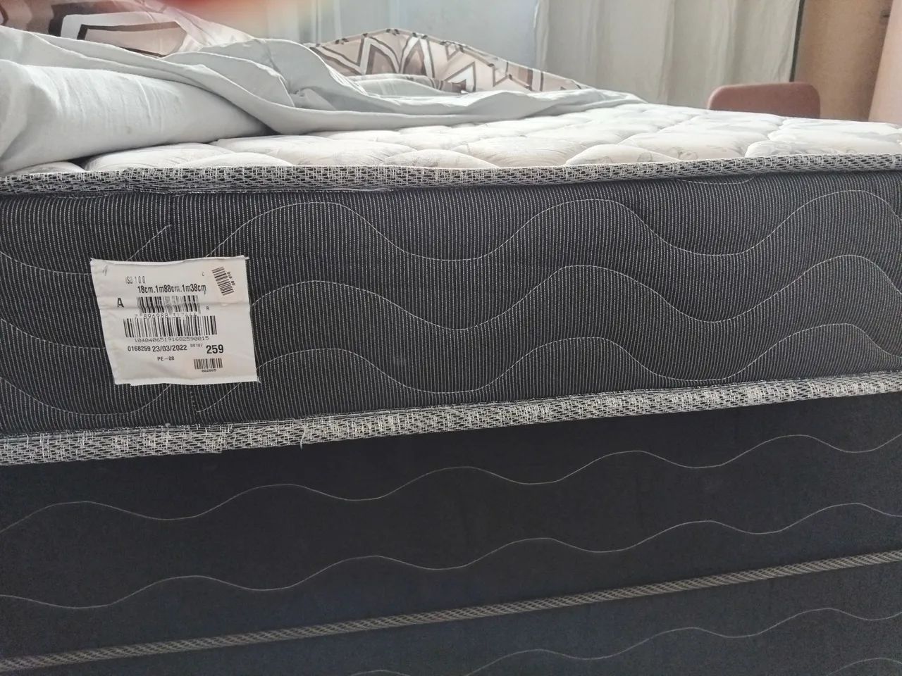 VENDO UMA CAMA DE CASAL 