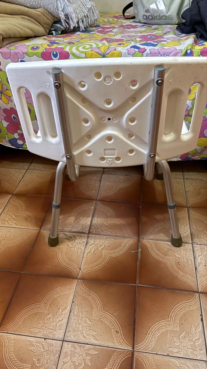 Cadeira geriátrica banho com encosto - Foto 2