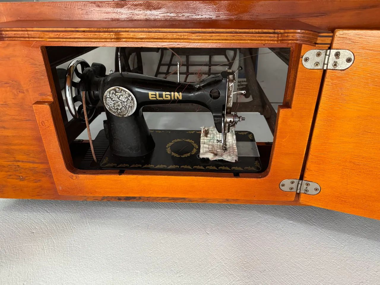 Máquina de Costura Elgin Antiga - Foto 3