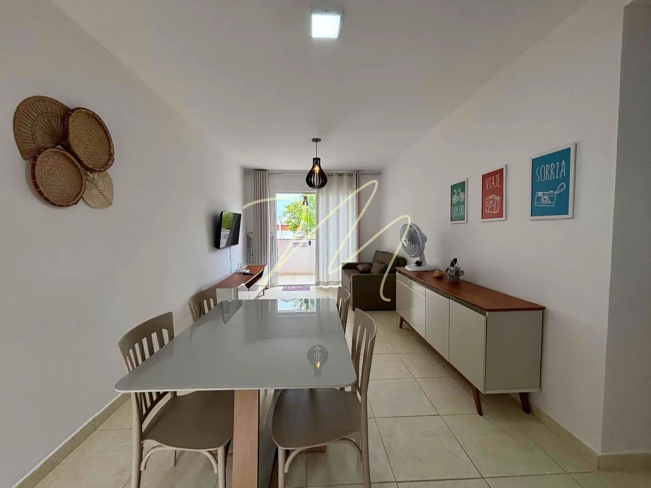 Apartamento com terraço na Praia Mobiliado
