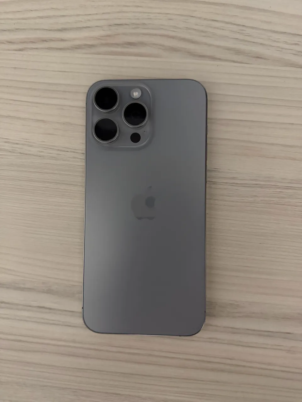 iPhone 15 Pro 256GB - Black Titanium - Novo - Celulares e