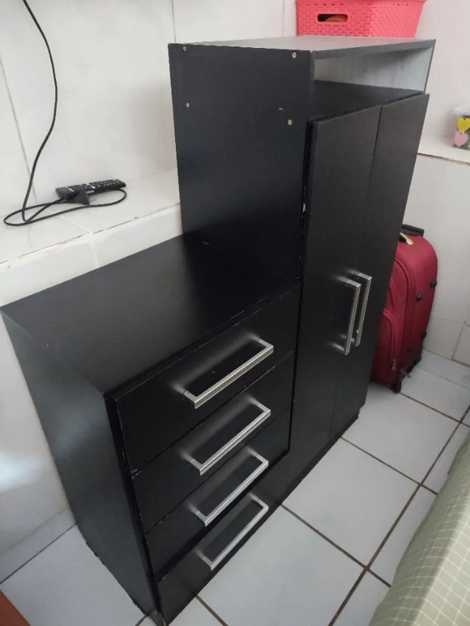Cômoda/guarda-roupa